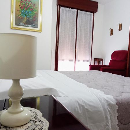 Appartamento Che Vista! Affittacamere Mombaroccio Buitenkant foto