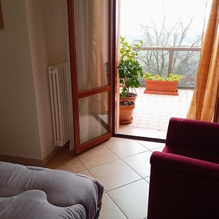Appartamento Che Vista! Affittacamere Mombaroccio Buitenkant foto