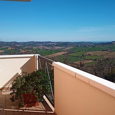 Appartamento Che Vista! Affittacamere Mombaroccio Buitenkant foto
