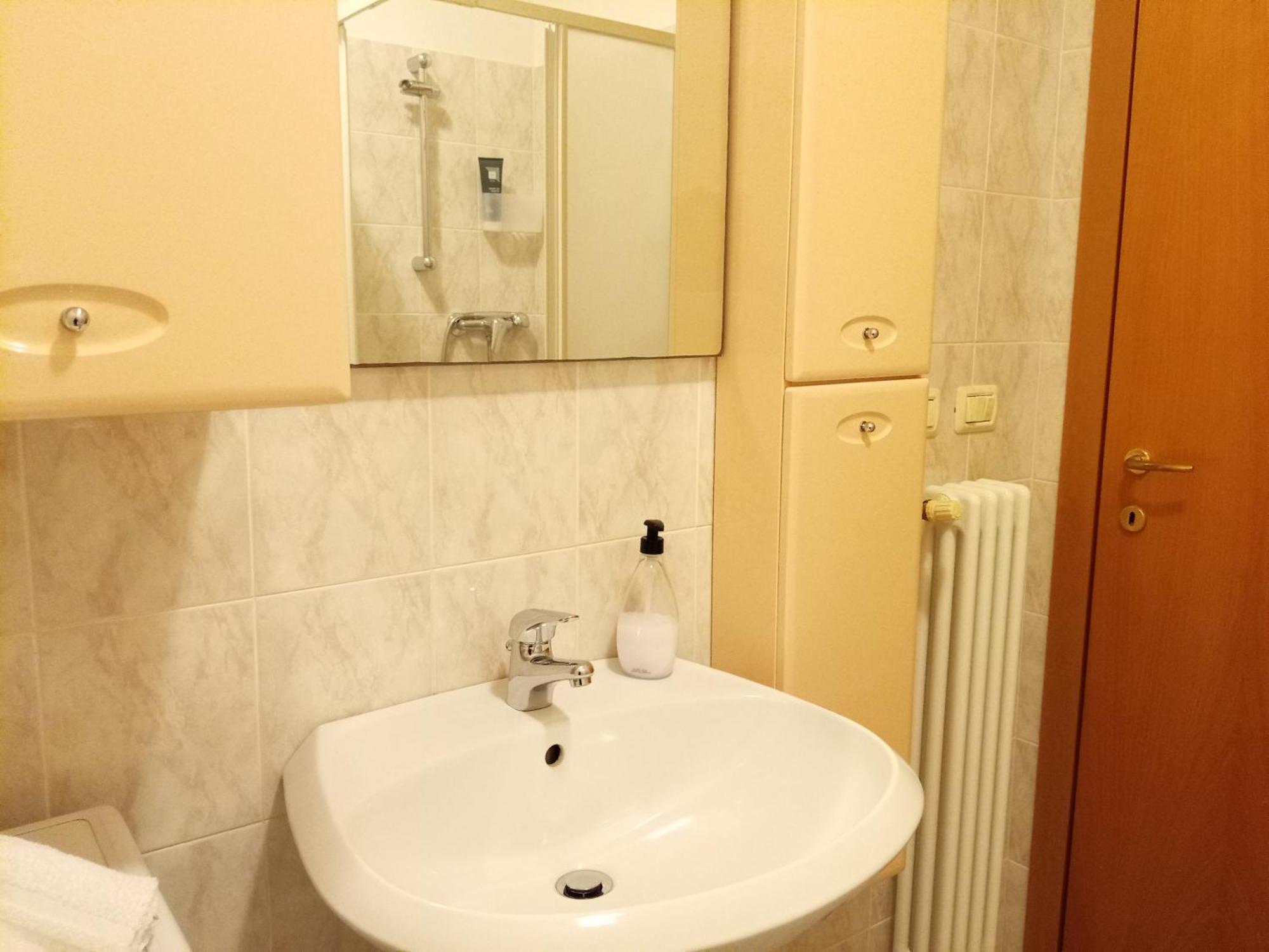 Appartamento Che Vista! Affittacamere Mombaroccio Buitenkant foto
