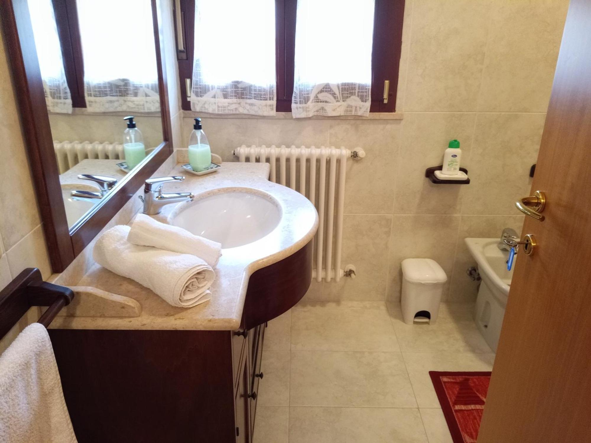 Appartamento Che Vista! Affittacamere Mombaroccio Buitenkant foto