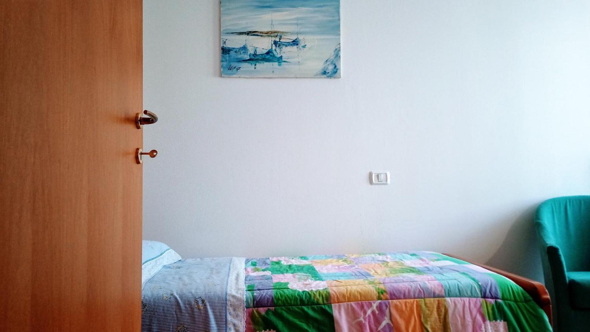 Appartamento Che Vista! Affittacamere Mombaroccio Buitenkant foto