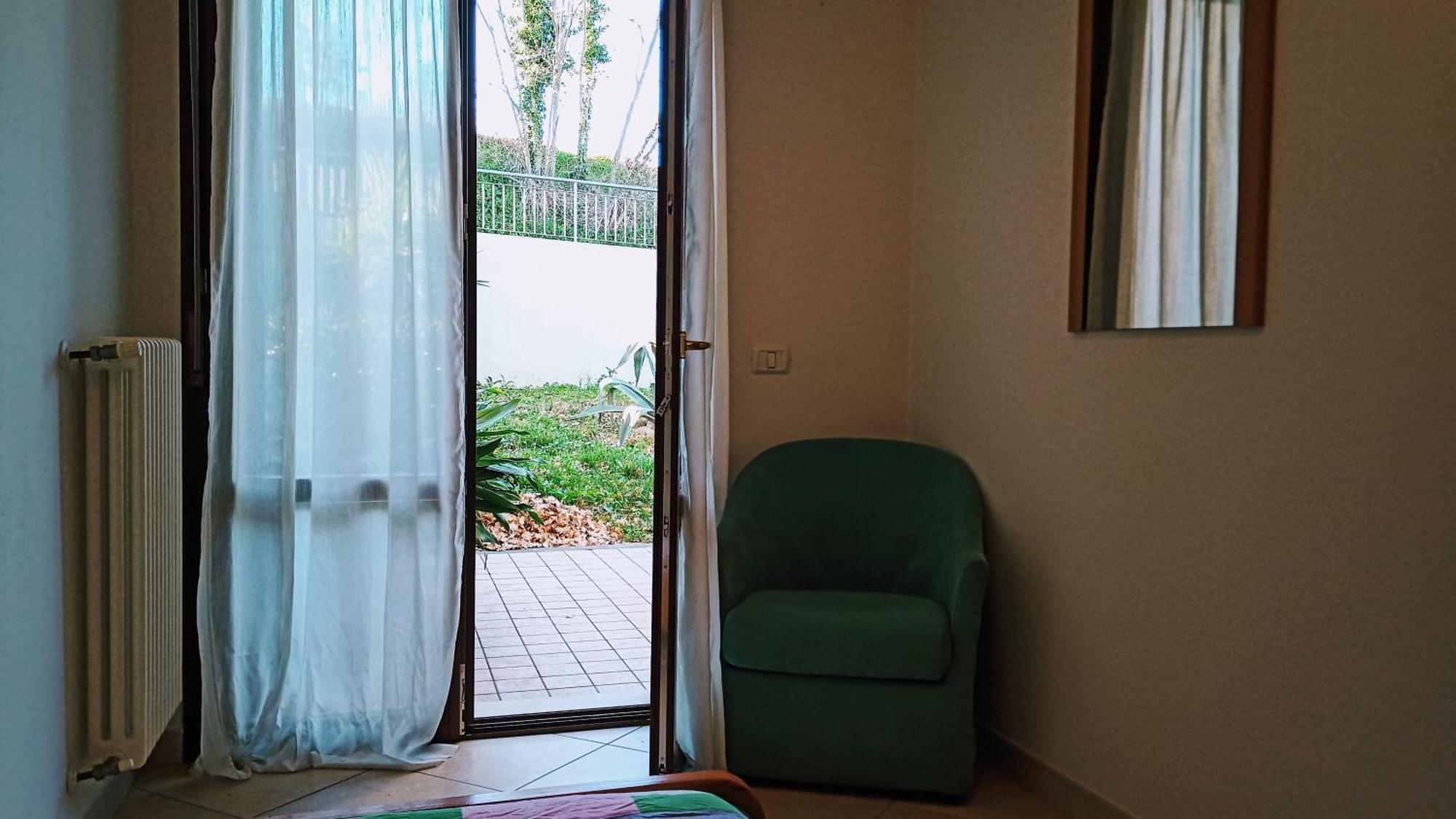 Appartamento Che Vista! Affittacamere Mombaroccio Buitenkant foto